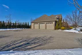 Property listing for 116 Gatepost Pl., Hamilton, ON